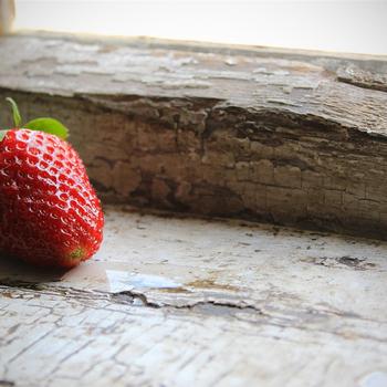 strawberries berry sill-Food HD Wallpaper