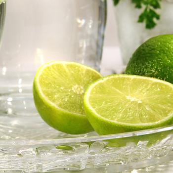 lime citrus fruit glass tray-Food HD Wallpaper