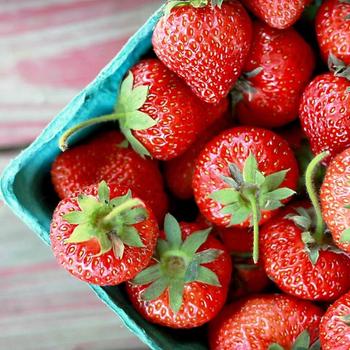 strawberry food plate-Food HD Wallpaper