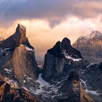 Sunset Peak Snowy Mountains Dolomites Italy 5K