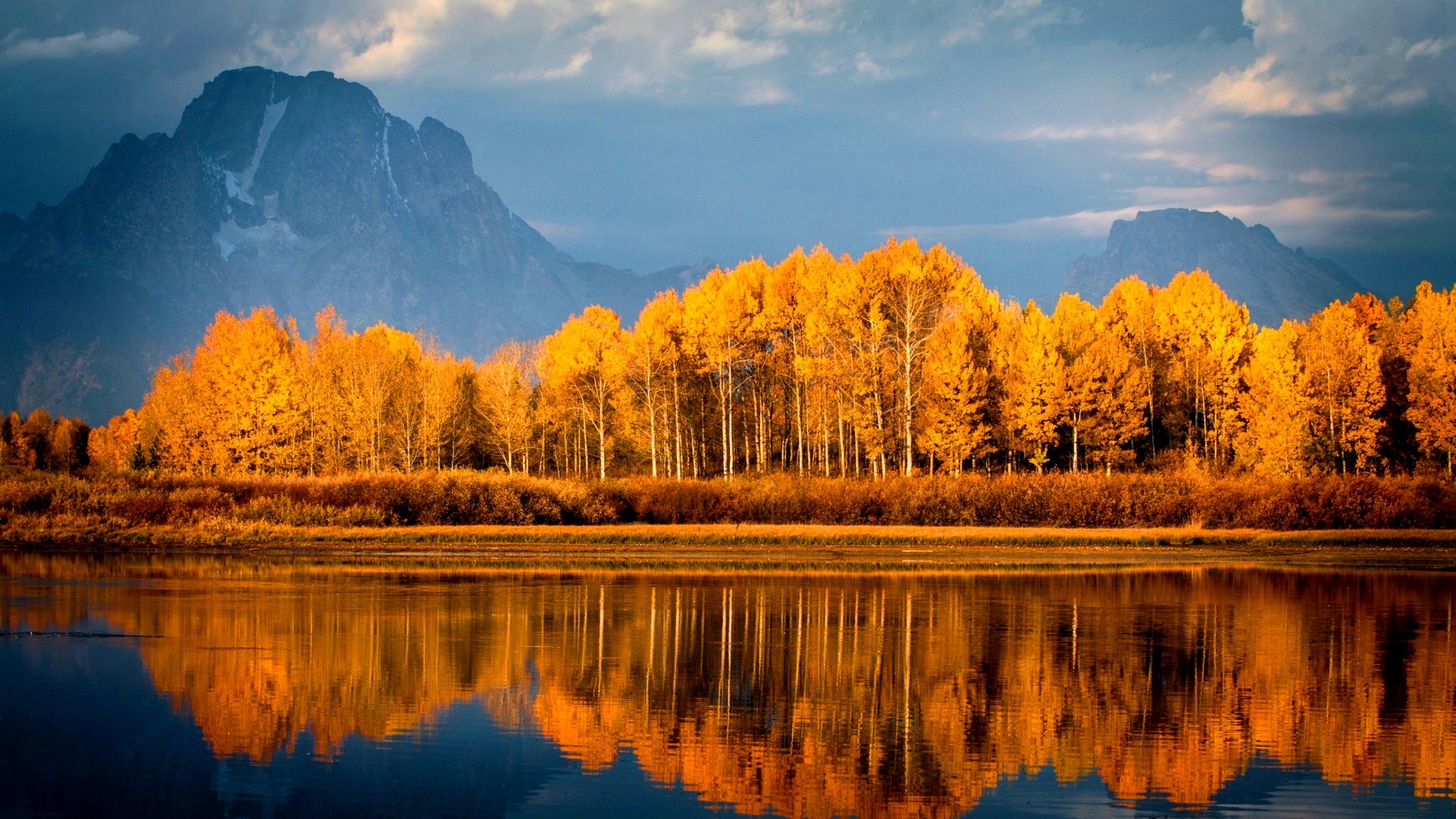 Autumn lake - Gnome-look.org